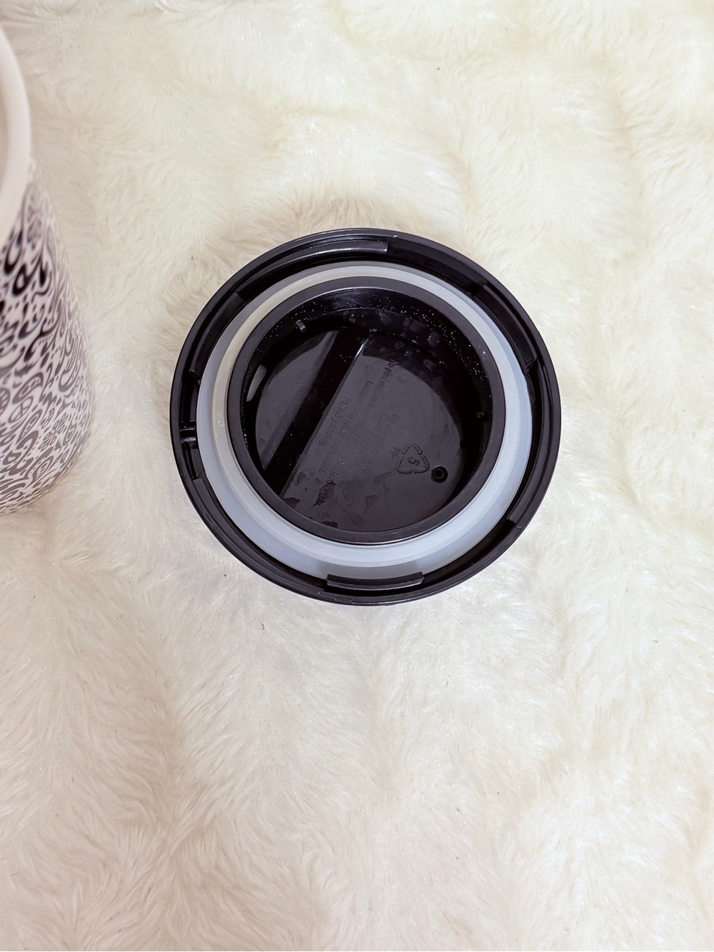 Starbucks Jonathan Adler Red Accent Travel Mug - Black & White limited edition - Picture 6 of 6